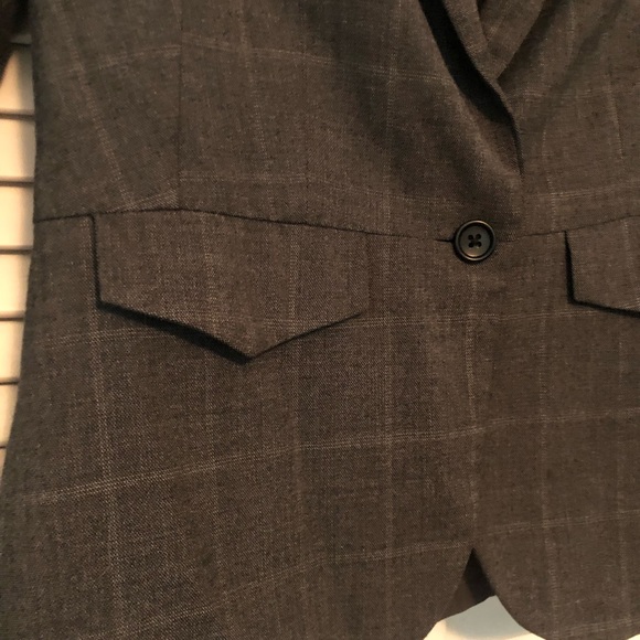 Banana Republic - Gray Blazer - 6 - Picture 3 of 4
